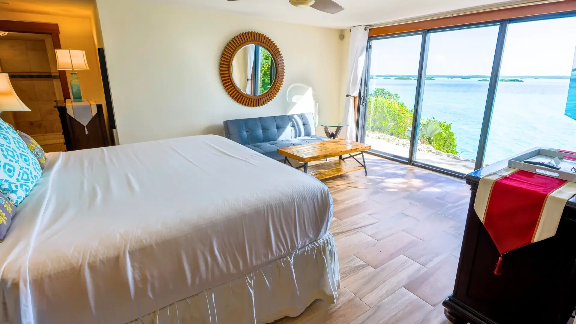 Ocean Casita with King bed and ocean views